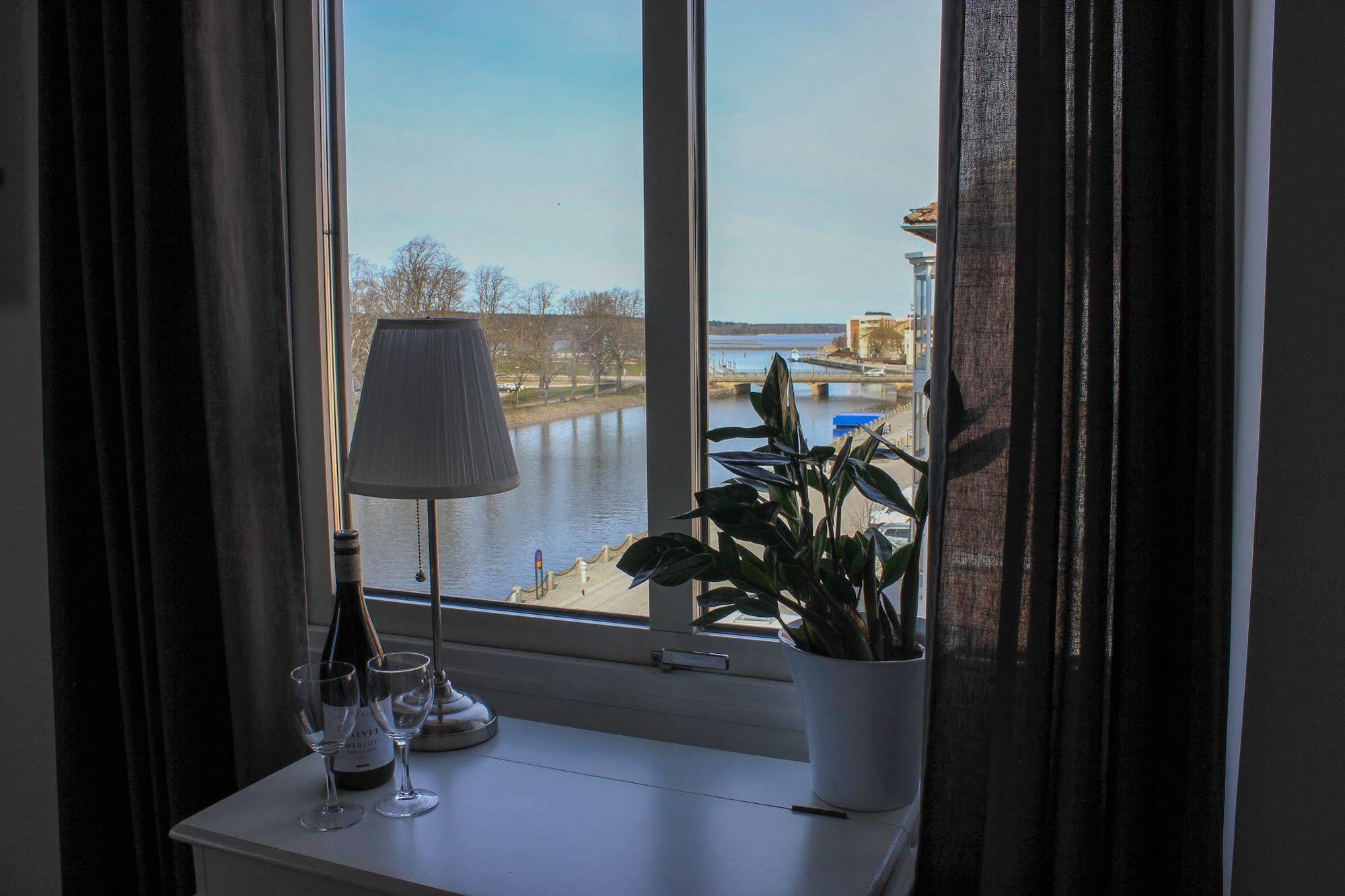 Strand Hotell Vänersborg Екстериор снимка